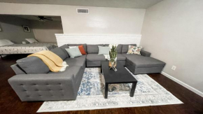 Convenient Budget Retreat - Near Airport and Transit